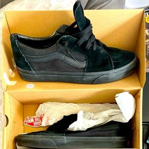Vans Sk8-Low “Blackout” Mens size 12/Womans size 13.5 Unisex